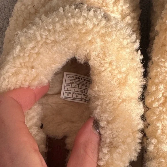 UGG Sherpa Braided Platform Tazz Slippers NEVER WORN - Picture 6 of 6